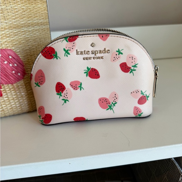 Kate Spade Straw Tote Bag with Strawberry Wristlet and Cosmetic Pouch Set - Picture 3 of 12